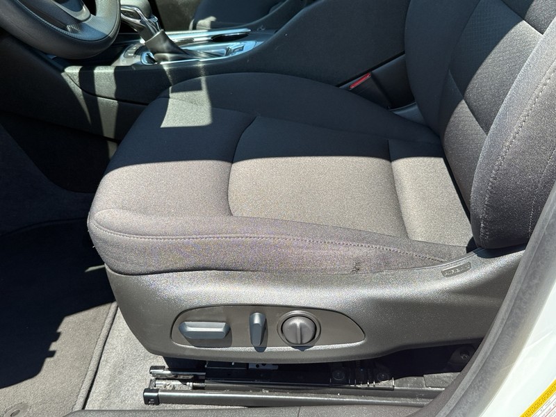 Chevrolet Malibu Vehicle Image 36