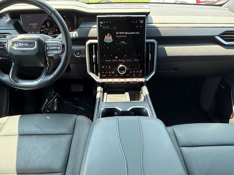 GMC Acadia Vehicle Image 10