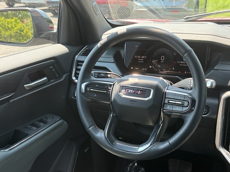 GMC Acadia Vehicle Image 13