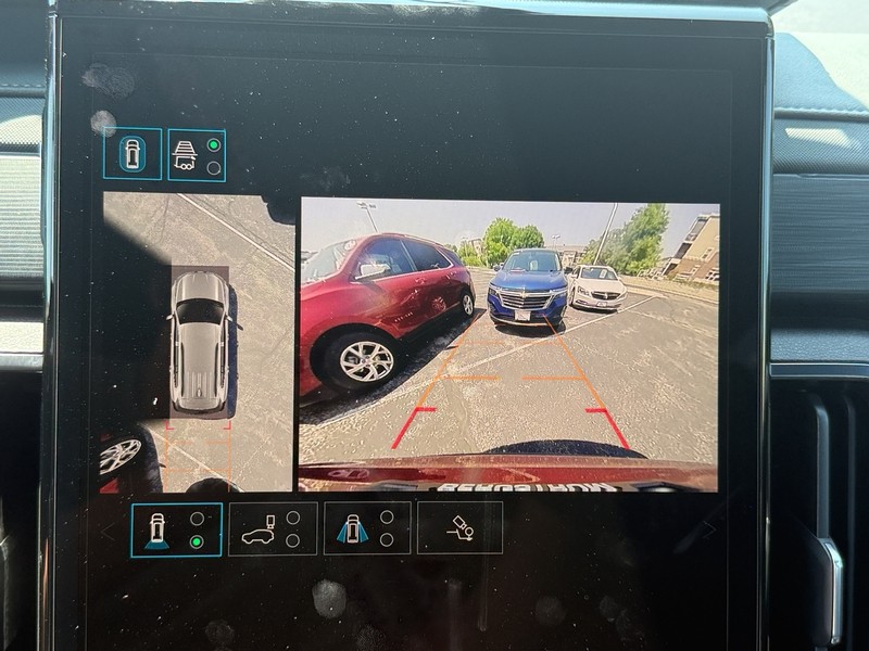 GMC Acadia Vehicle Image 18