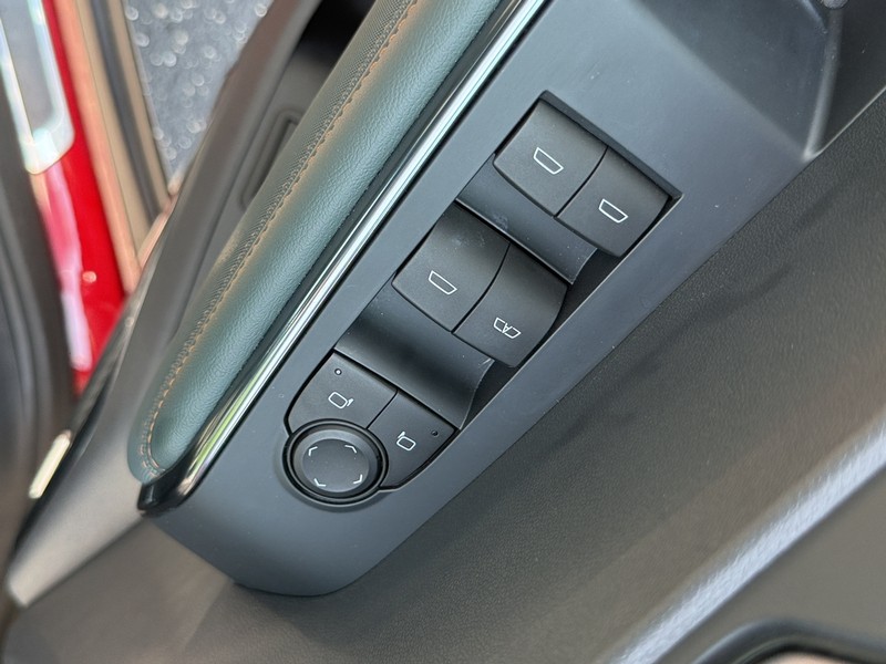 GMC Acadia Vehicle Image 19
