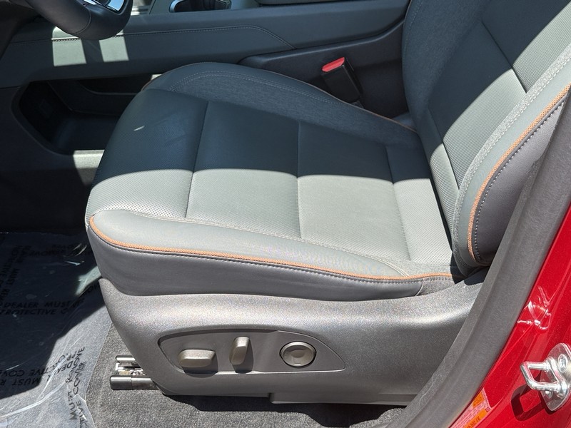 GMC Acadia Vehicle Image 20