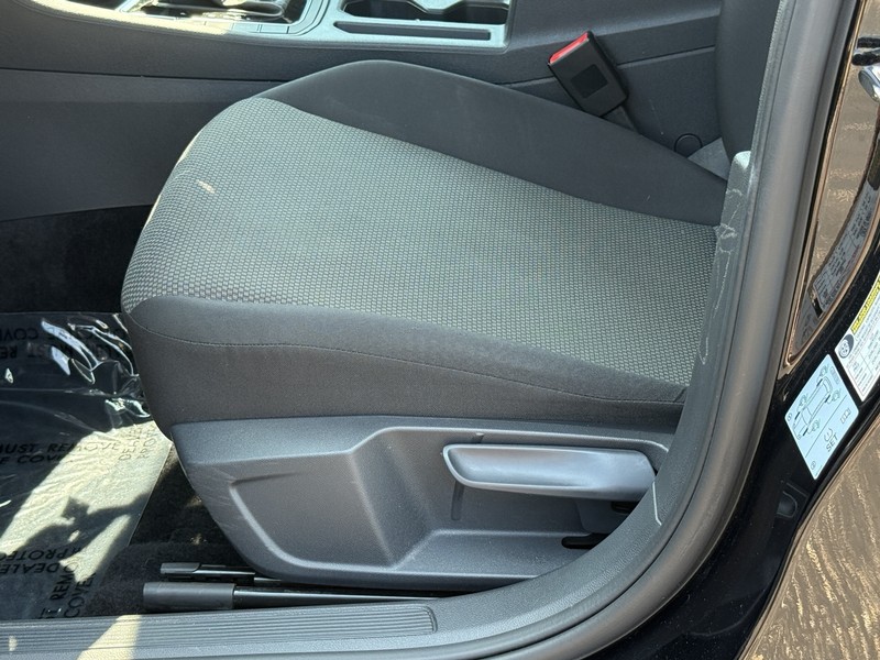 Volkswagen Jetta Vehicle Image 11