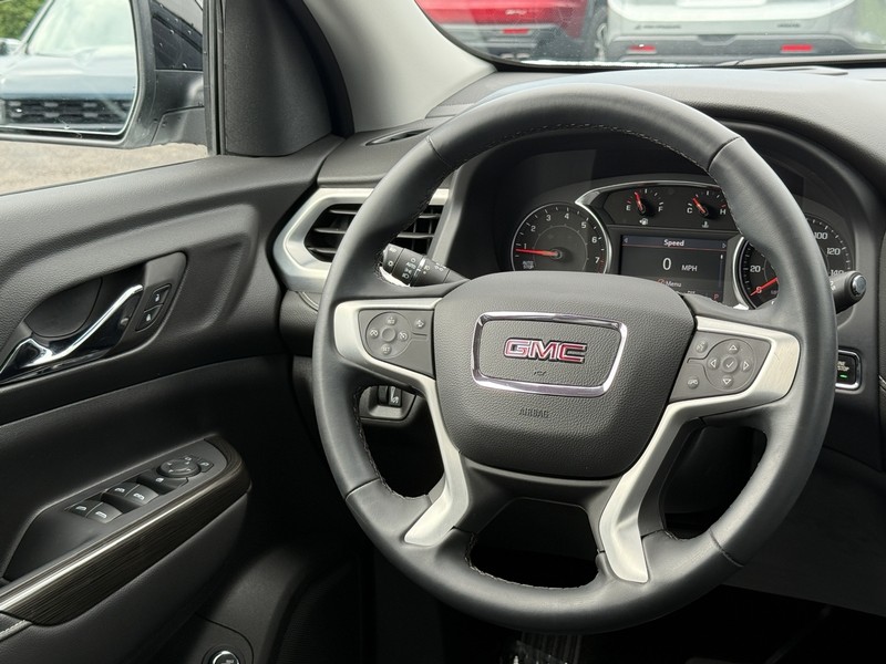 GMC Acadia Vehicle Image 14
