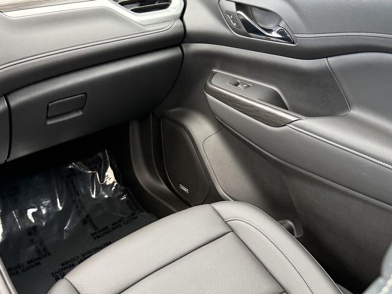 GMC Acadia Vehicle Image 15