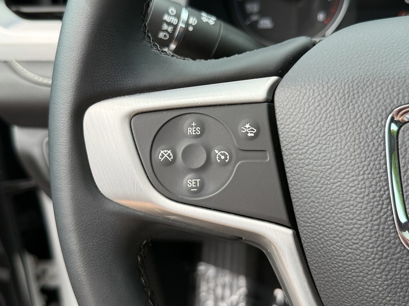 GMC Acadia Vehicle Image 16