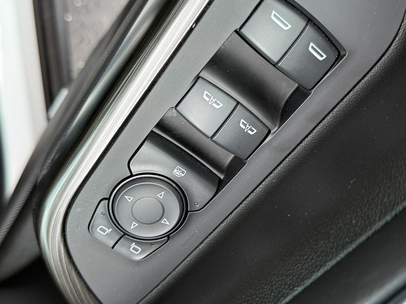 GMC Acadia Vehicle Image 21