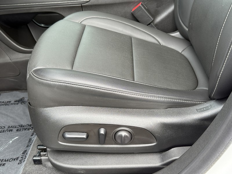 GMC Acadia Vehicle Image 22