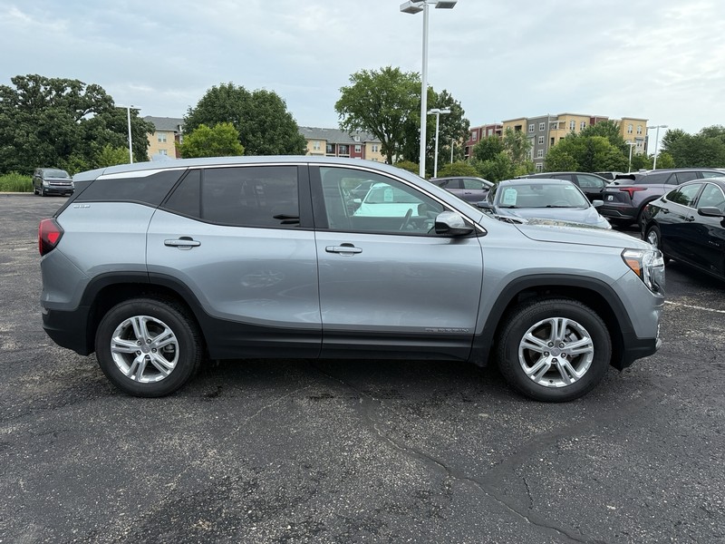 GMC Terrain Vehicle Image 02