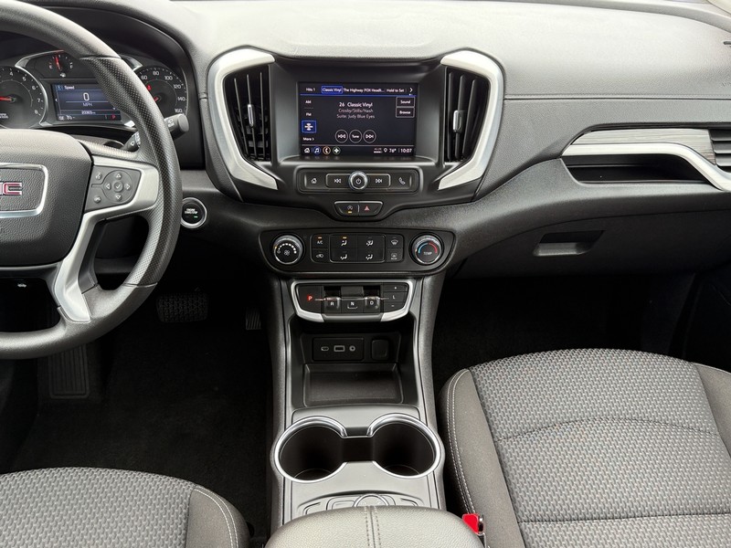 GMC Terrain Vehicle Image 11