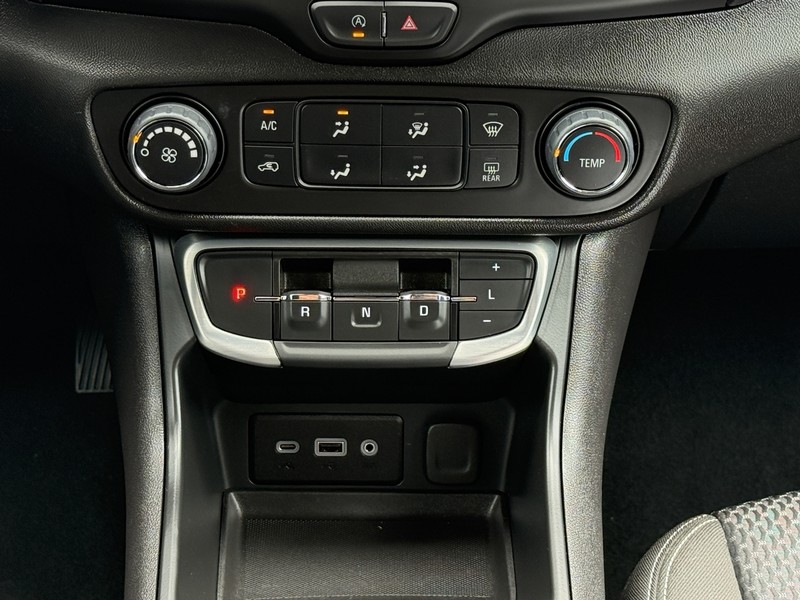 GMC Terrain Vehicle Image 13