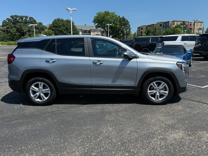 GMC Terrain Vehicle Image 02