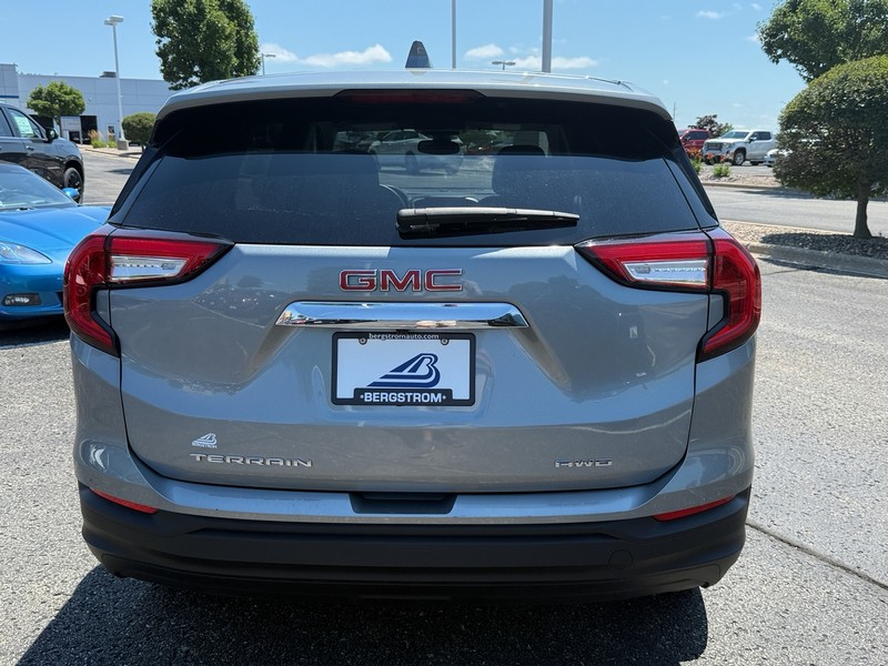 GMC Terrain Vehicle Image 04