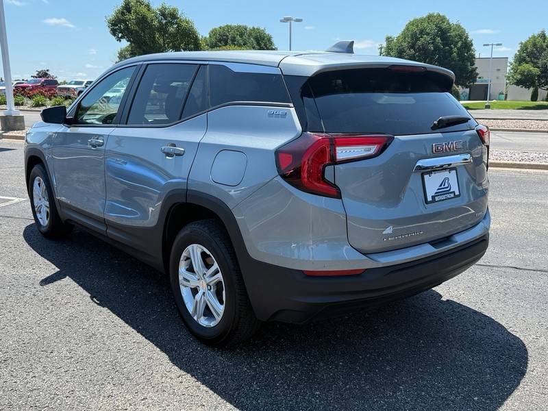 GMC Terrain Vehicle Image 05