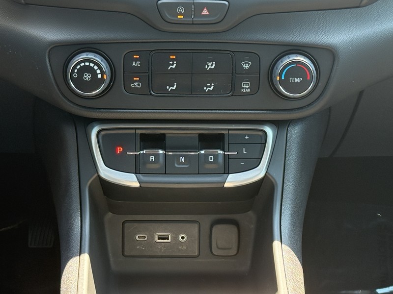 GMC Terrain Vehicle Image 12