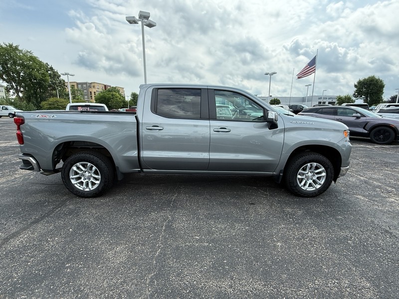 Chevrolet Silverado 1500 Vehicle Image 02