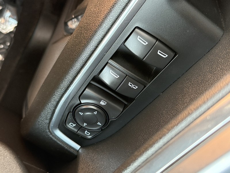 Chevrolet Silverado 1500 Vehicle Image 21