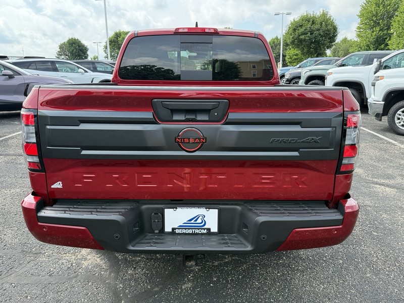 Nissan Frontier Vehicle Image 04