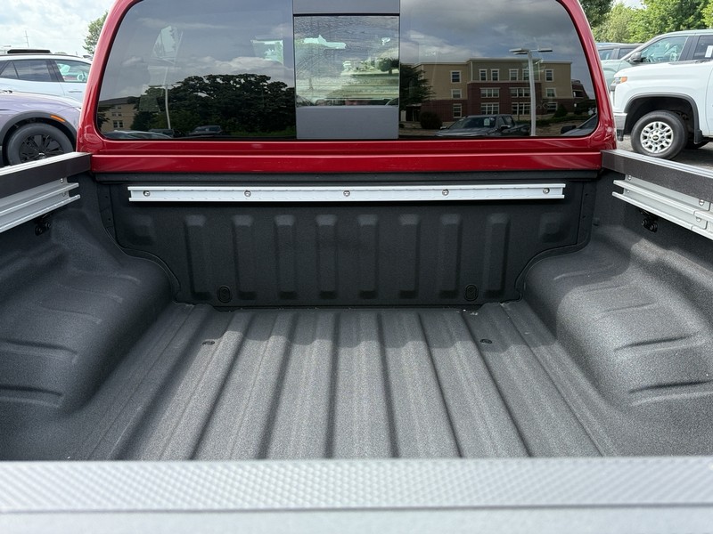 Nissan Frontier Vehicle Image 05