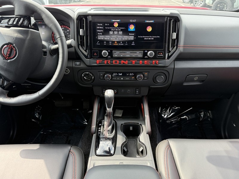 Nissan Frontier Vehicle Image 11