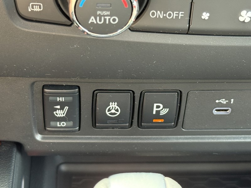 Nissan Frontier Vehicle Image 19