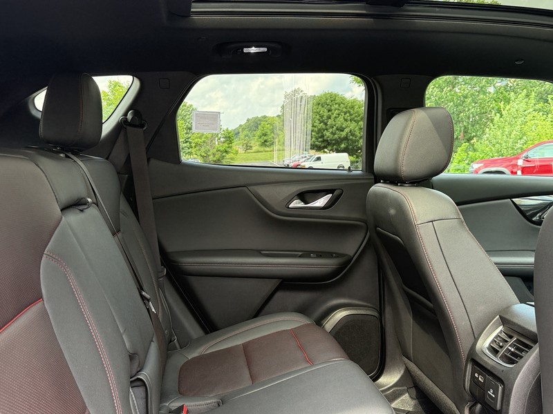 Chevrolet Blazer Vehicle Image 09