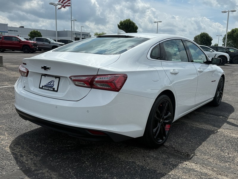 Chevrolet Malibu Vehicle Image 03