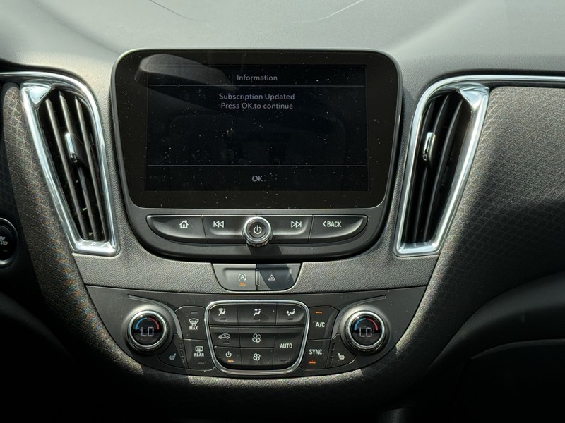 Chevrolet Malibu Vehicle Image 12