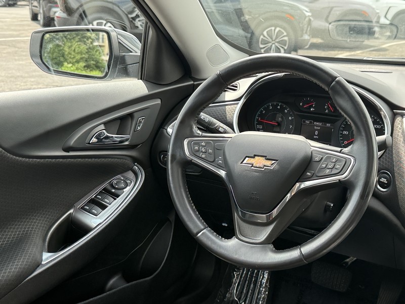 Chevrolet Malibu Vehicle Image 14