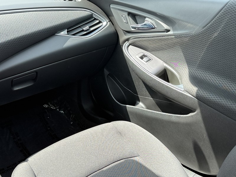 Chevrolet Malibu Vehicle Image 15
