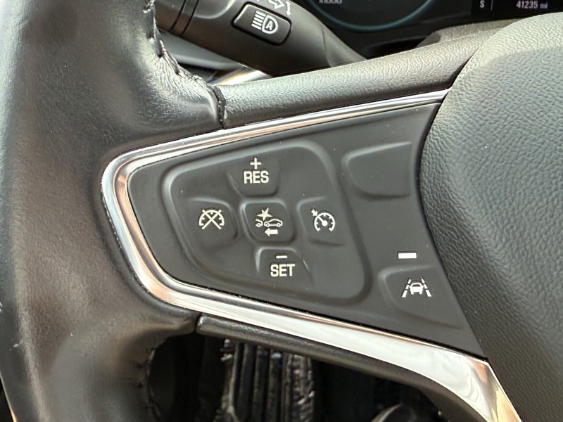 Chevrolet Malibu Vehicle Image 16