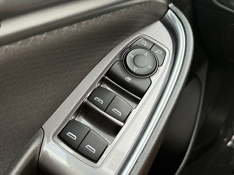 Chevrolet Malibu Vehicle Image 21