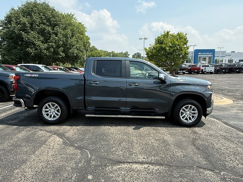 Chevrolet Silverado 1500 Vehicle Image 02