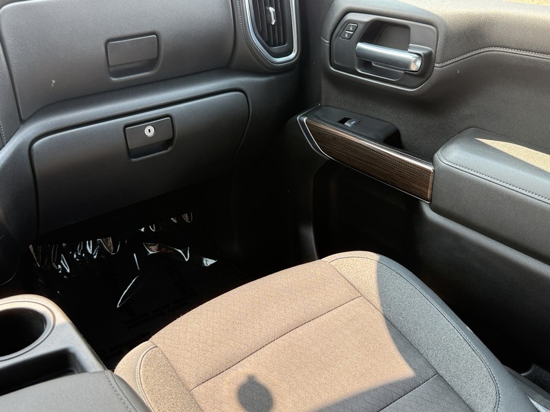 Chevrolet Silverado 1500 Vehicle Image 14