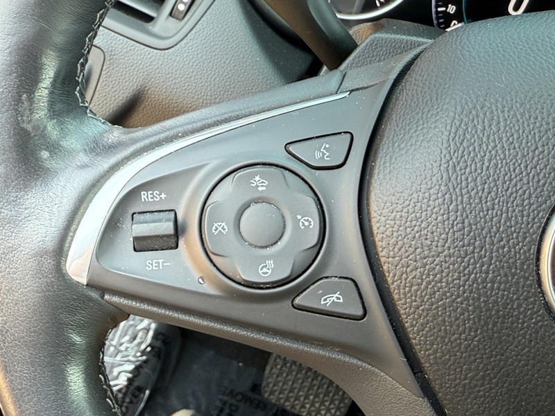 Buick Envision Vehicle Image 16