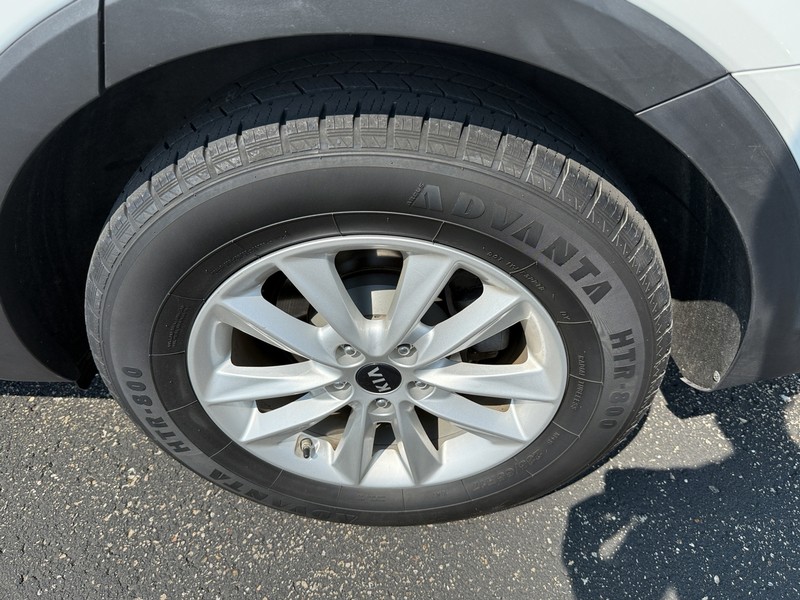 Kia Sorento Vehicle Image 07