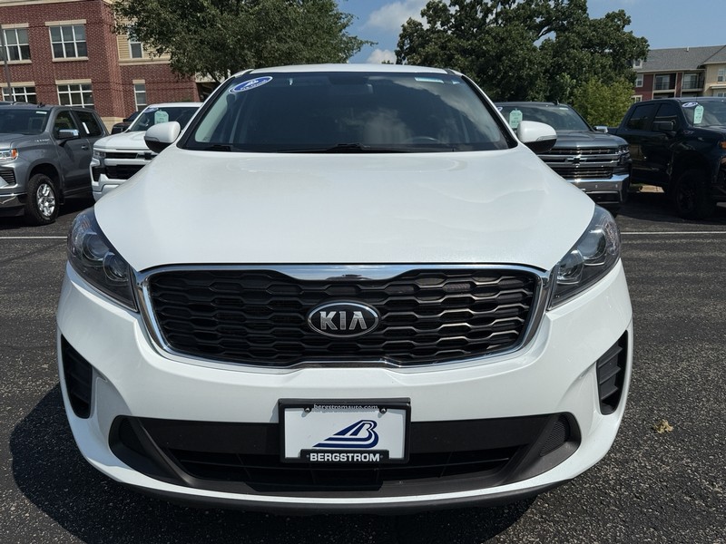 Kia Sorento Vehicle Image 09