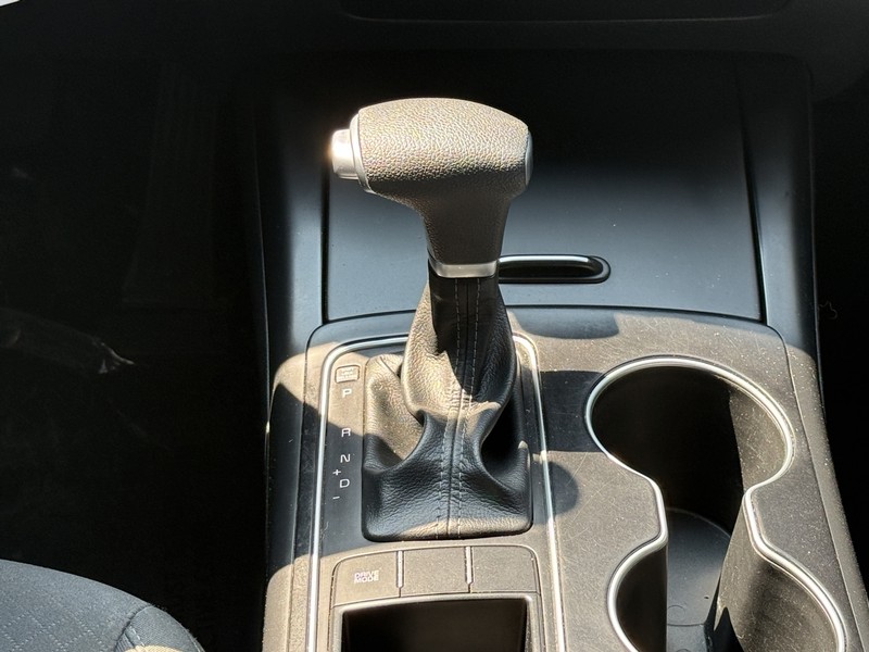 Kia Sorento Vehicle Image 13