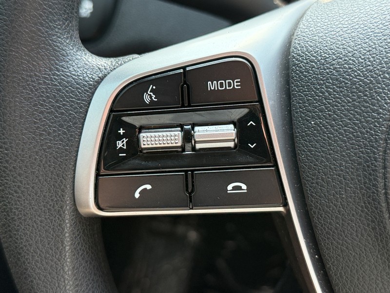 Kia Sorento Vehicle Image 16