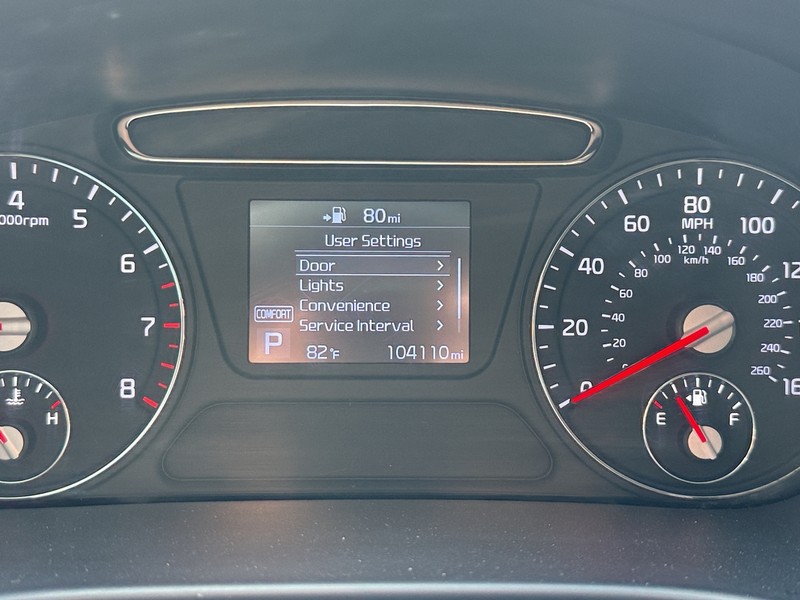 Kia Sorento Vehicle Image 18