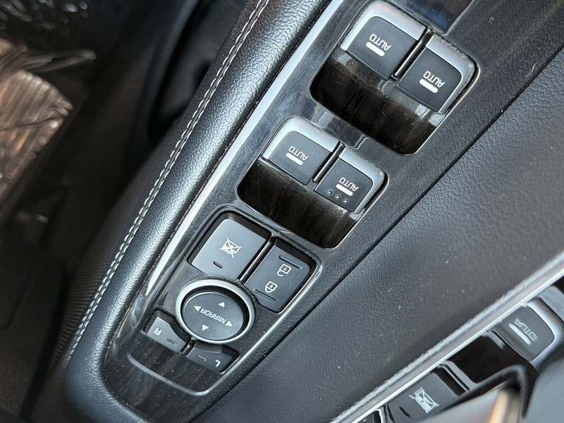Kia Sorento Vehicle Image 20