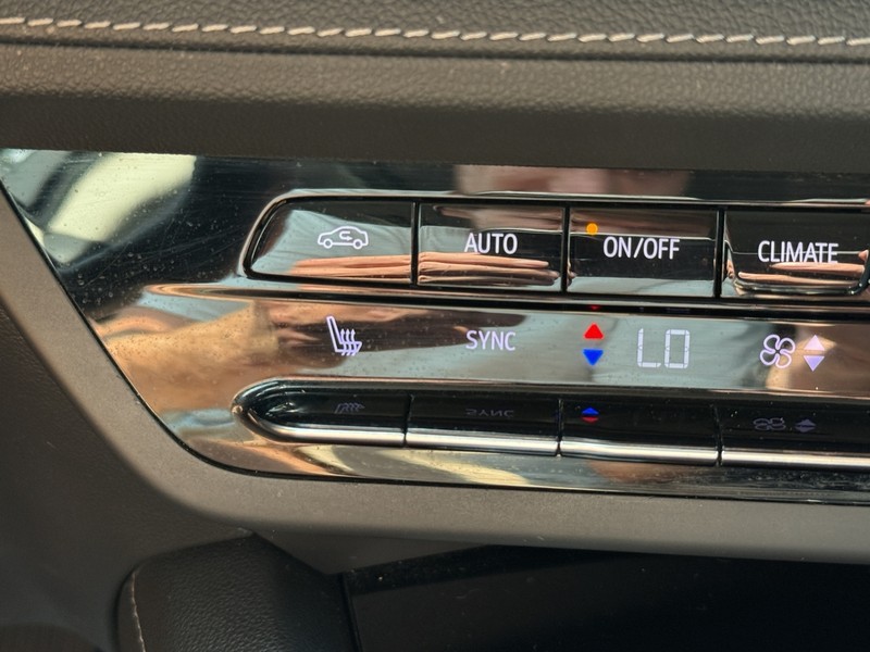 Buick Envision Vehicle Image 18