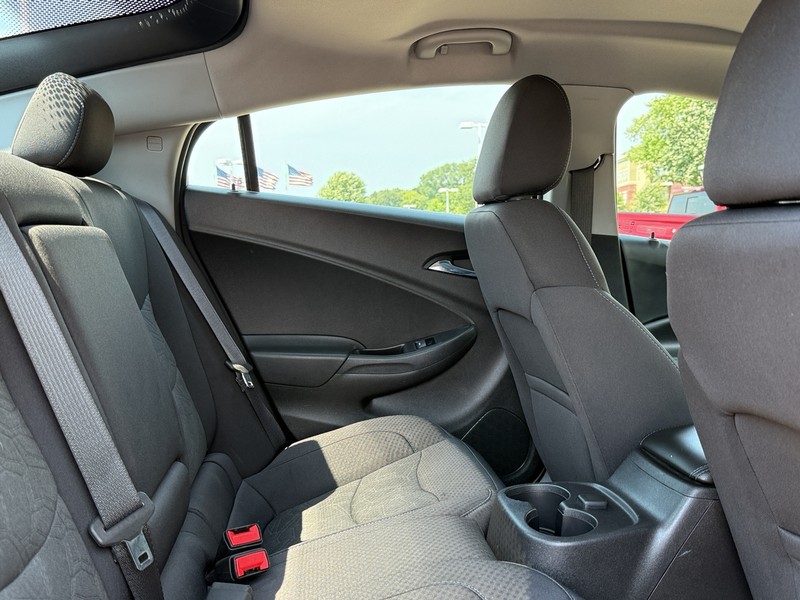 Chevrolet Volt Vehicle Image 10