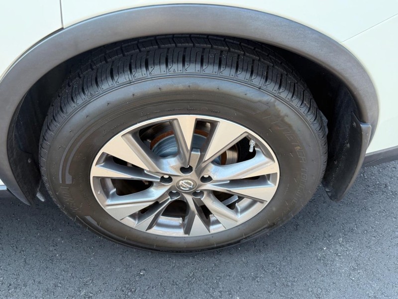Nissan Murano Vehicle Image 07
