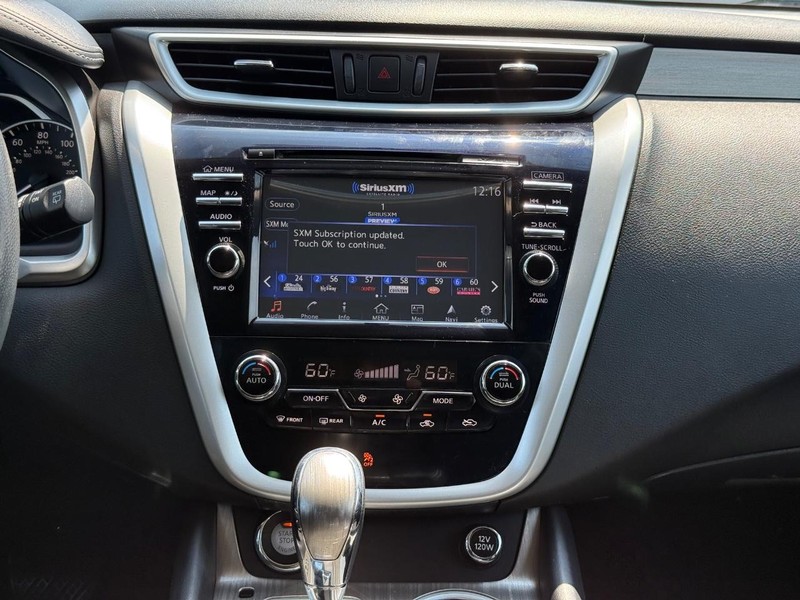 Nissan Murano Vehicle Image 12