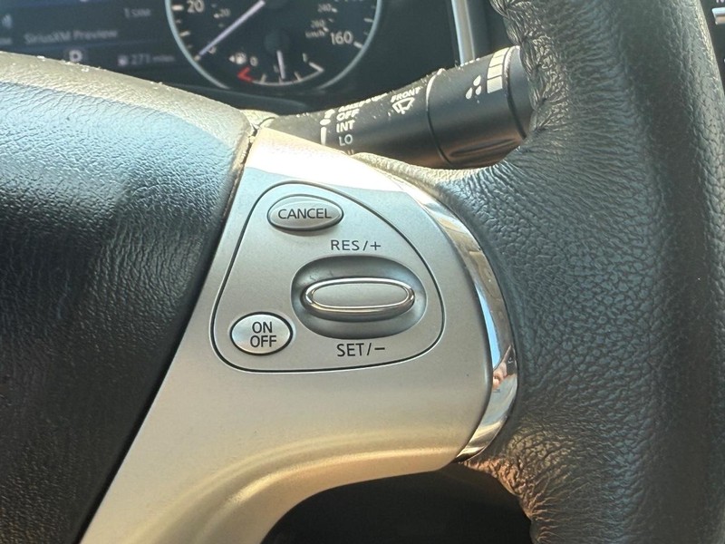 Nissan Murano Vehicle Image 17