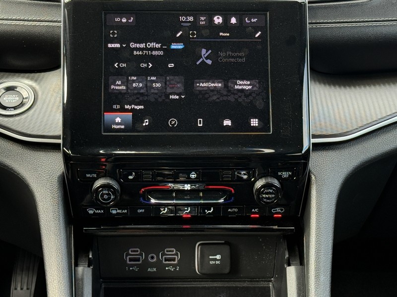 Jeep Grand Cherokee L Vehicle Image 12