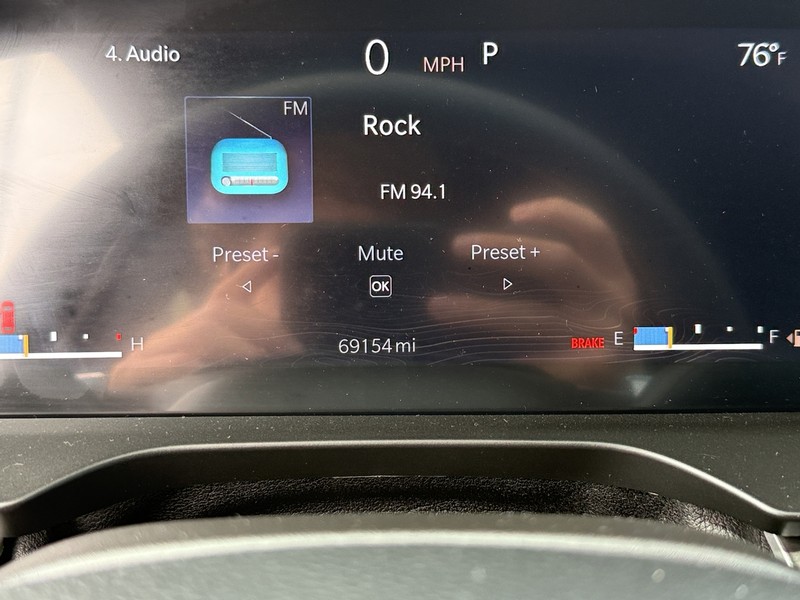 Jeep Grand Cherokee L Vehicle Image 18