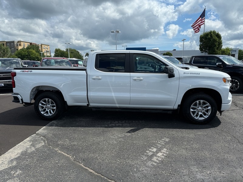 Chevrolet Silverado 1500 Vehicle Image 02