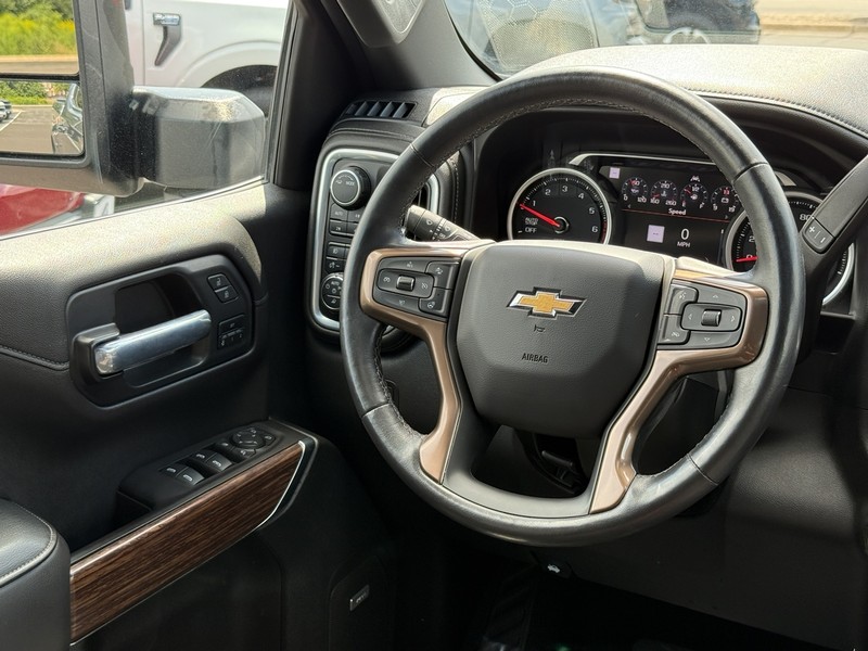 Chevrolet Silverado 1500 Vehicle Image 12